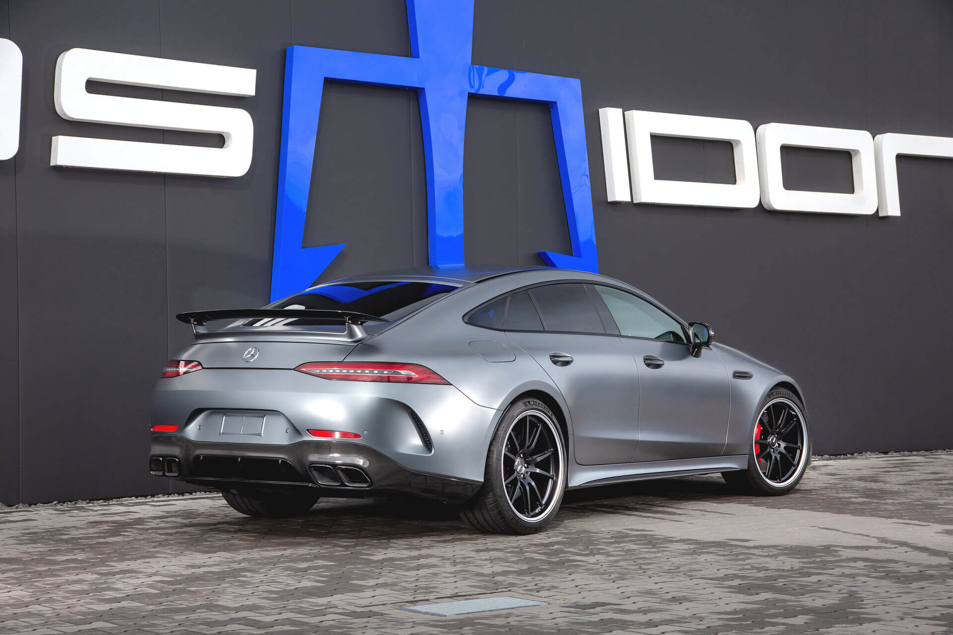 Posaidon Mercedes-AMG GT 4 portas