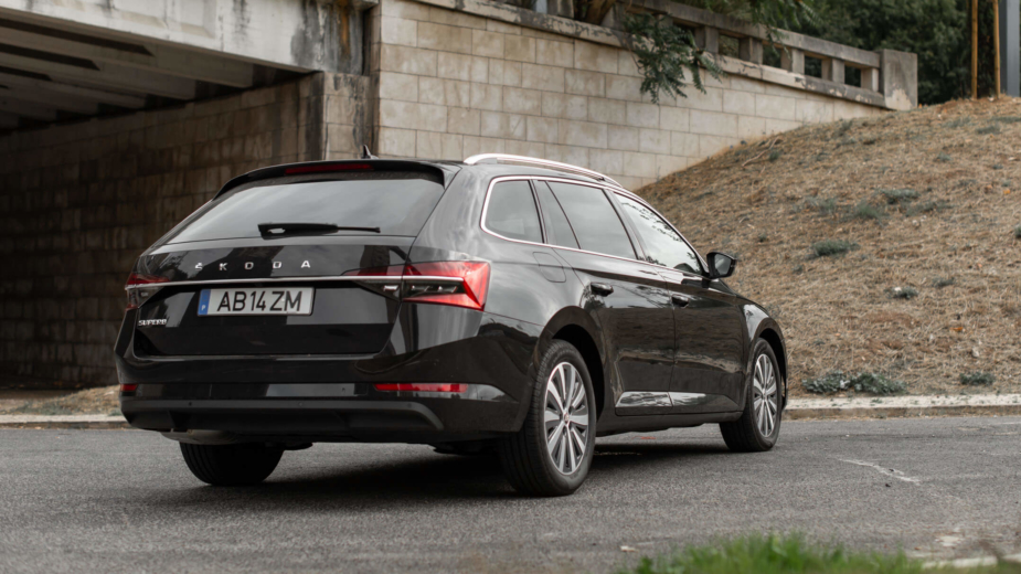 Skoda Superb Break TDI 190 cv testada. O que oferece para além de muito espaço?