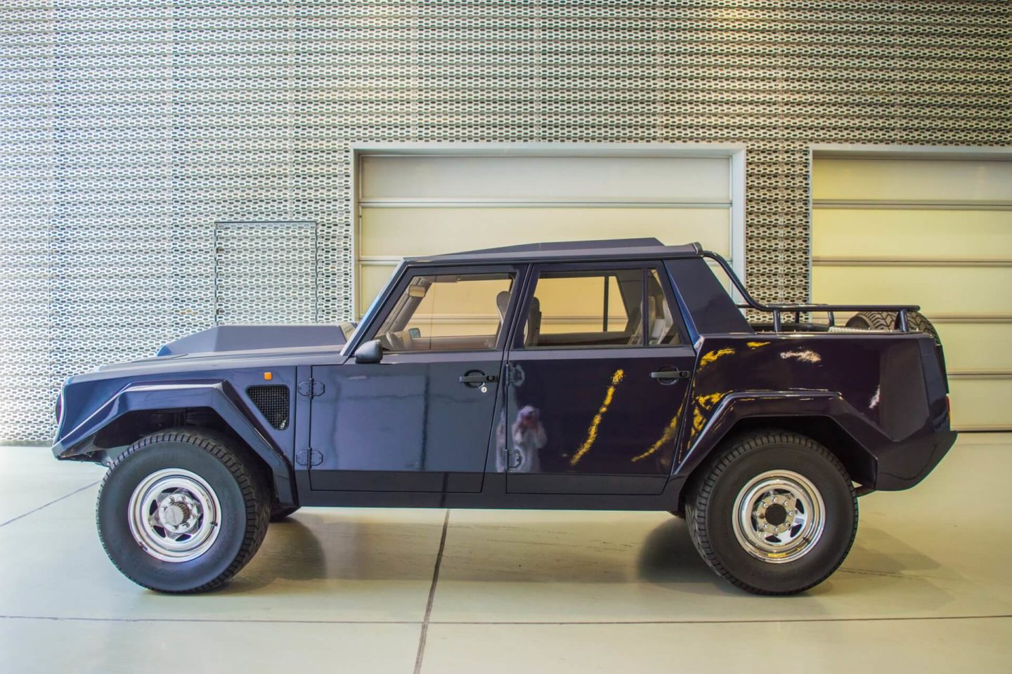 Lamborghini LM002