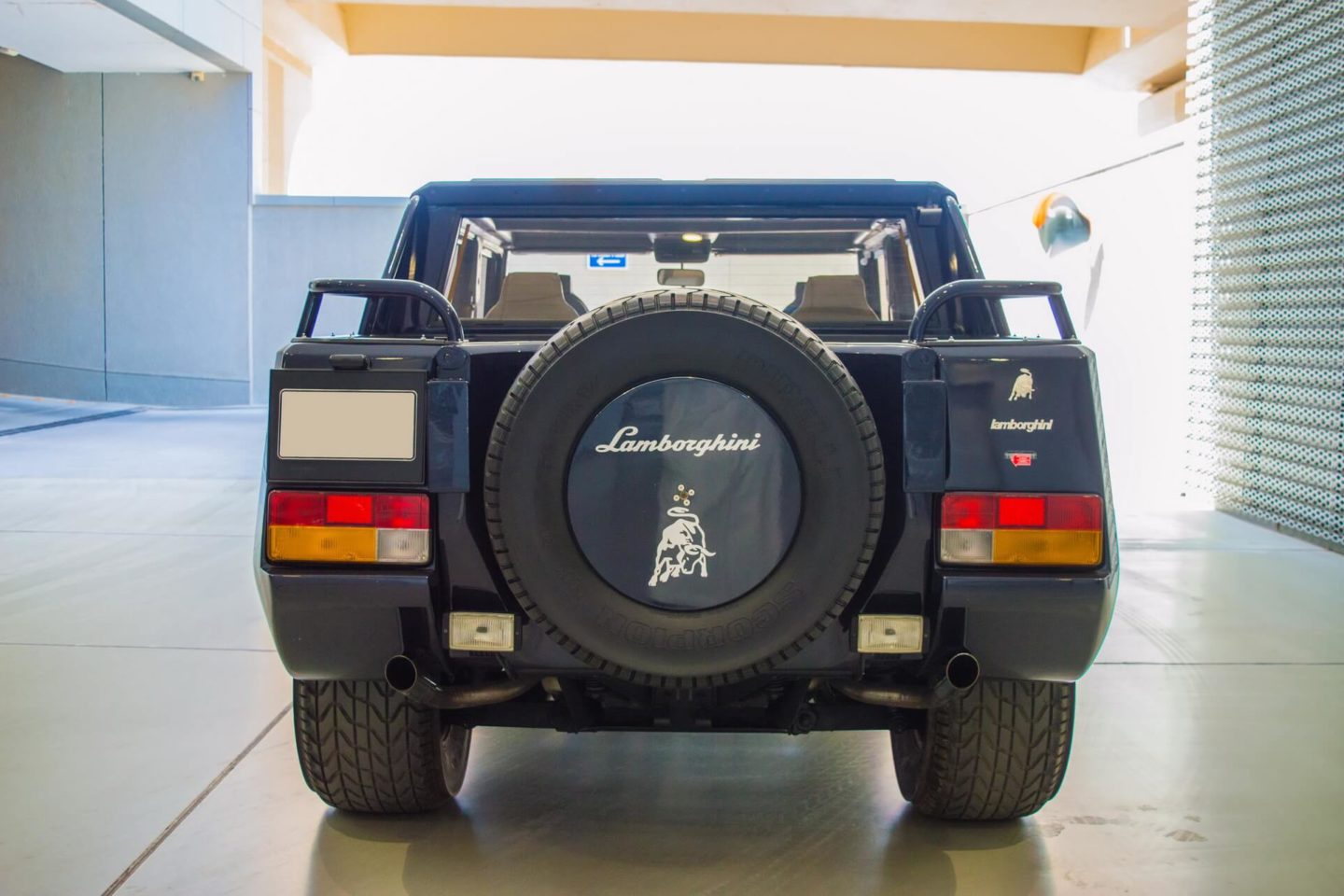 Lamborghini LM002