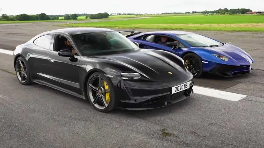 Porsche Taycan Turbo S vs Lamborghini Aventador SV