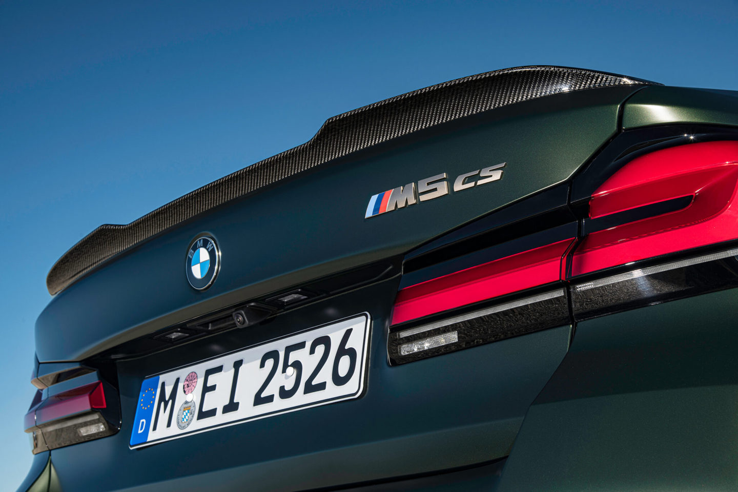 M5 CS, emblema