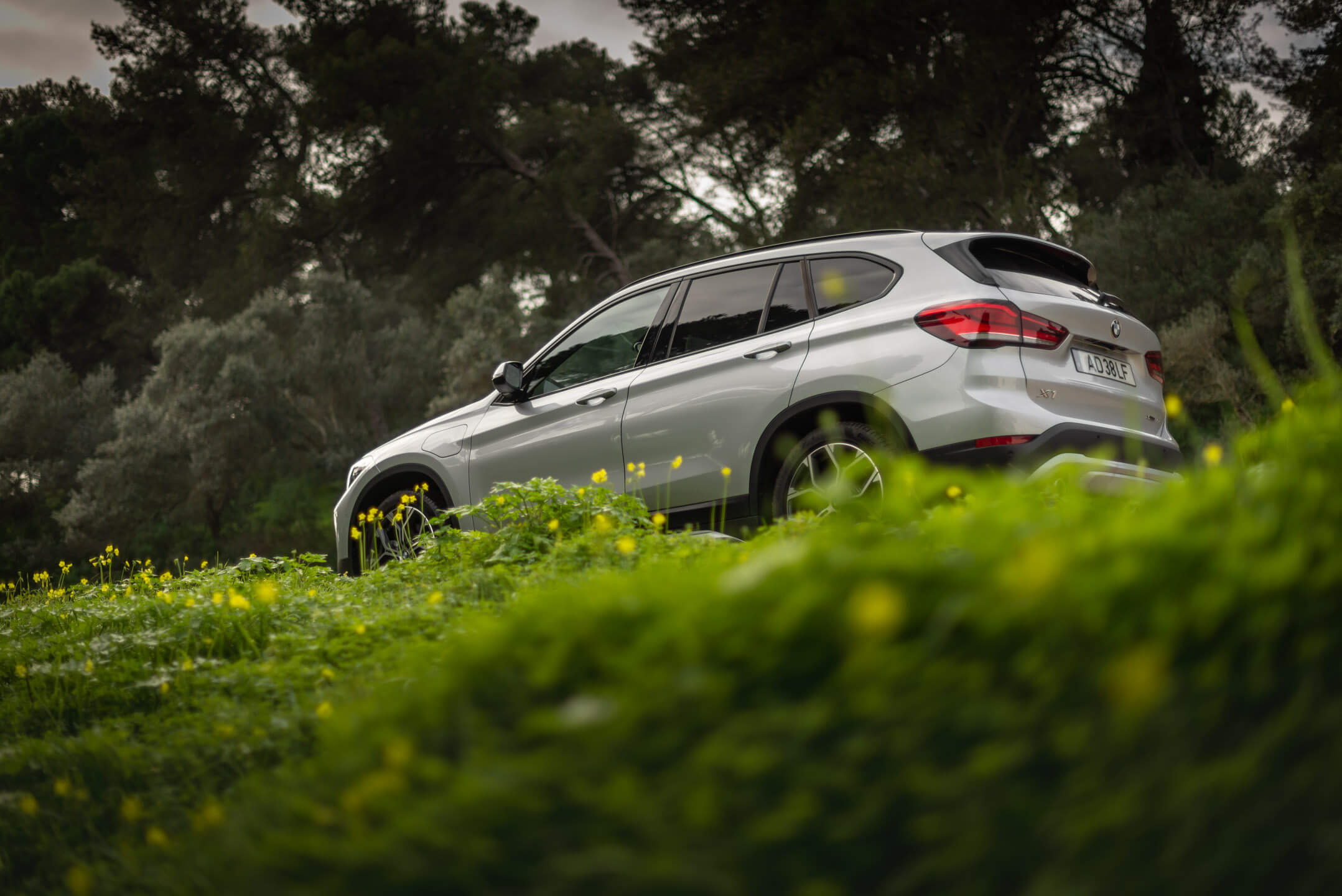 BMW X1 2023 PHEV tem autonomia elétrica de até 89 km