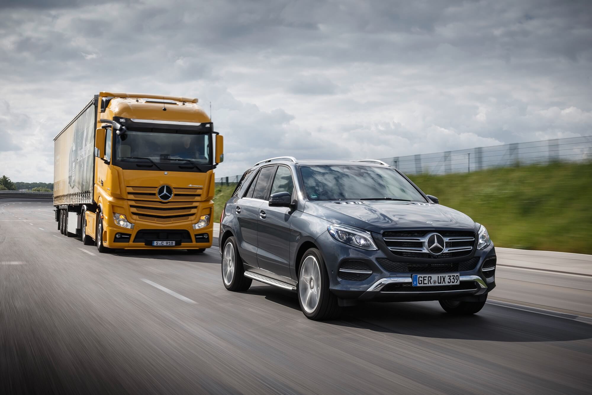 Mercedes-Benz SUV e camião