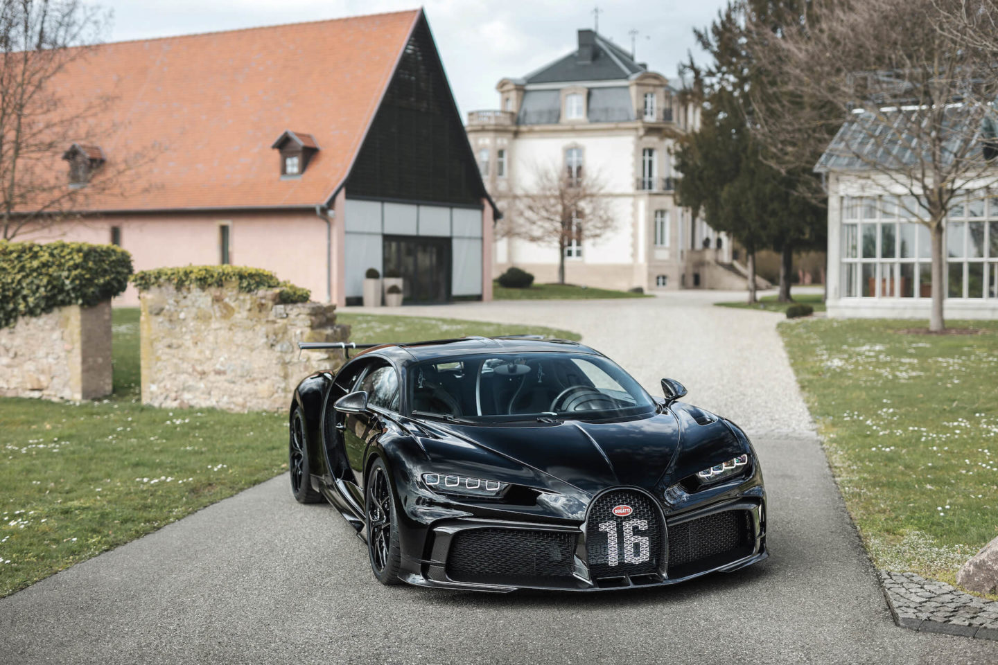 Bugatti chiron 300