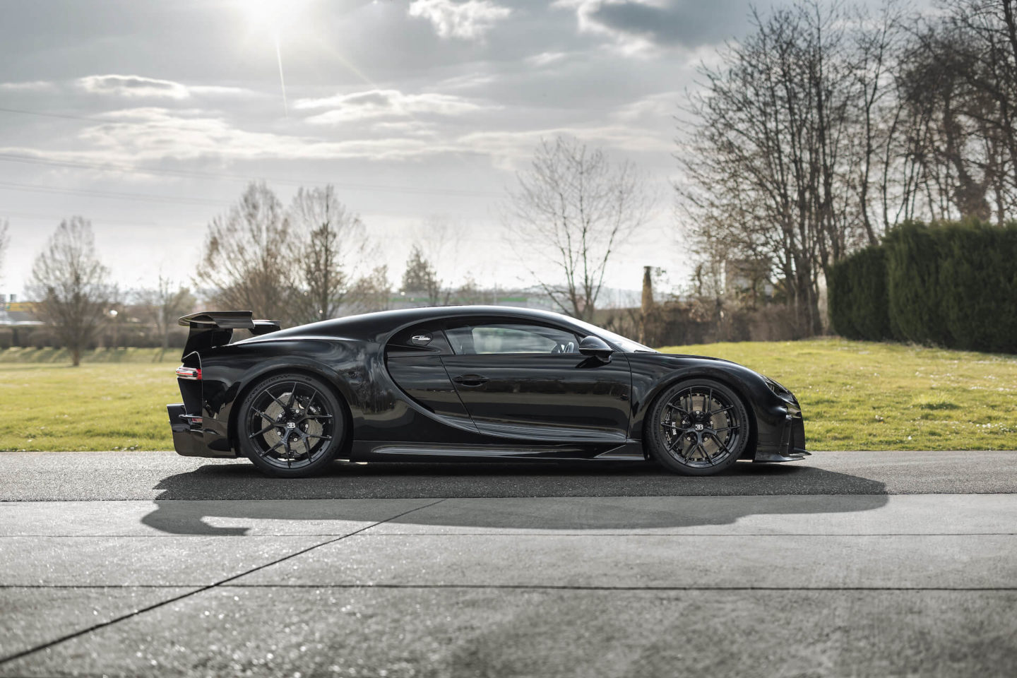 Bugatti chiron 300