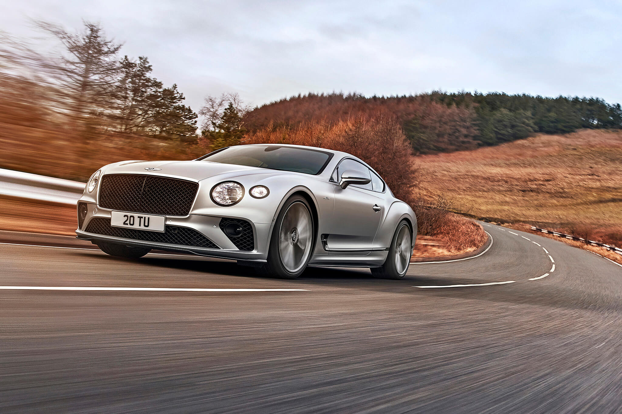 Bentley Continental GT Speed W12 na estrada, frente 3/4