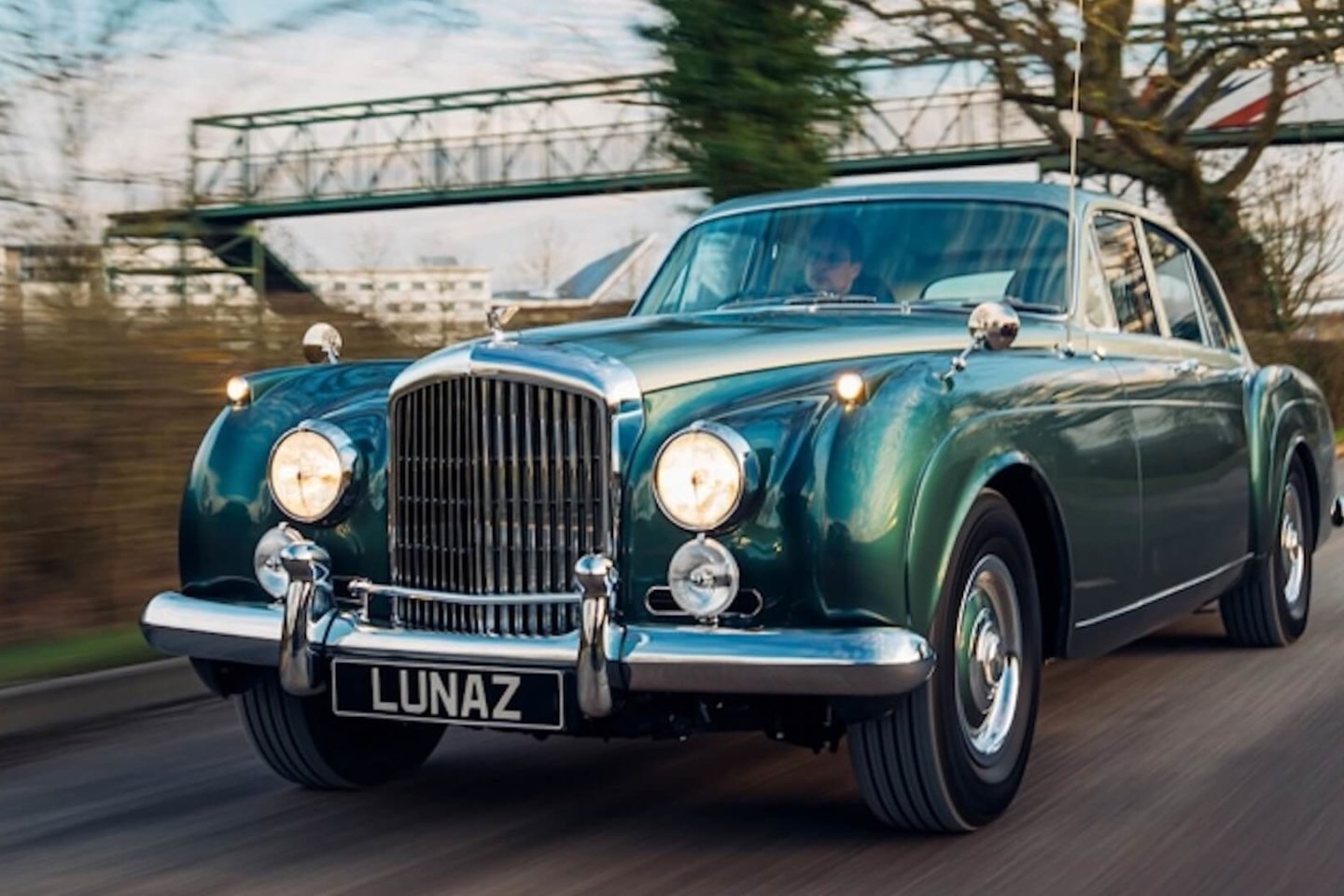 Bentley S2 Continental Flying Spur elétrico Lunaz