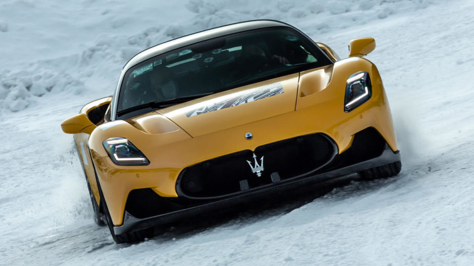 Maserati MC20 teste neve