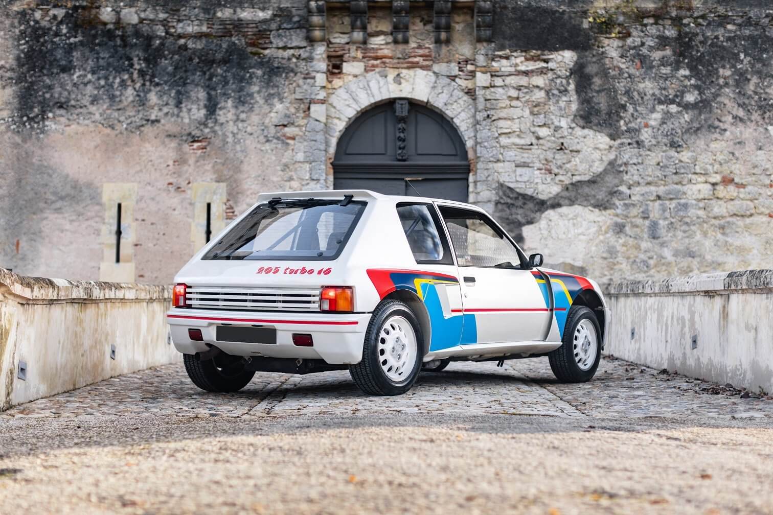 Peugeot 205 T16