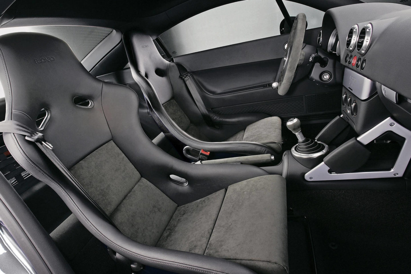 Audi TT quattro Sport interior