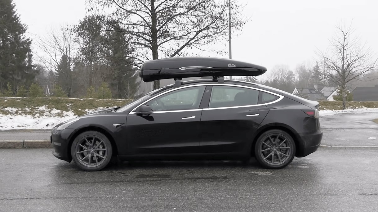 Tesla Model 3 Mala Tejadilho