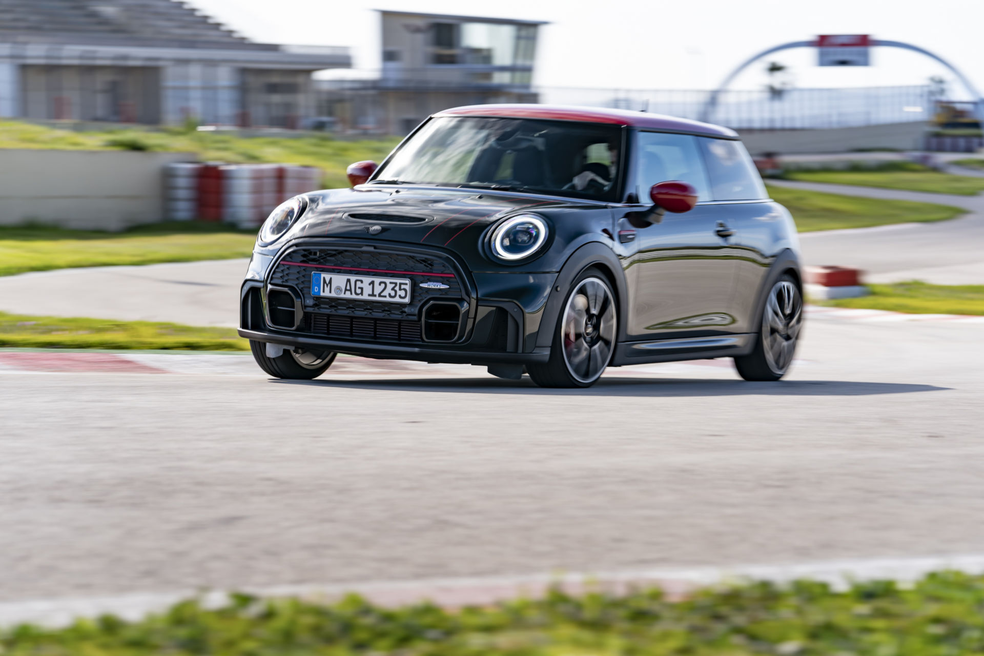 2022-MINI-John-Cooper-Works