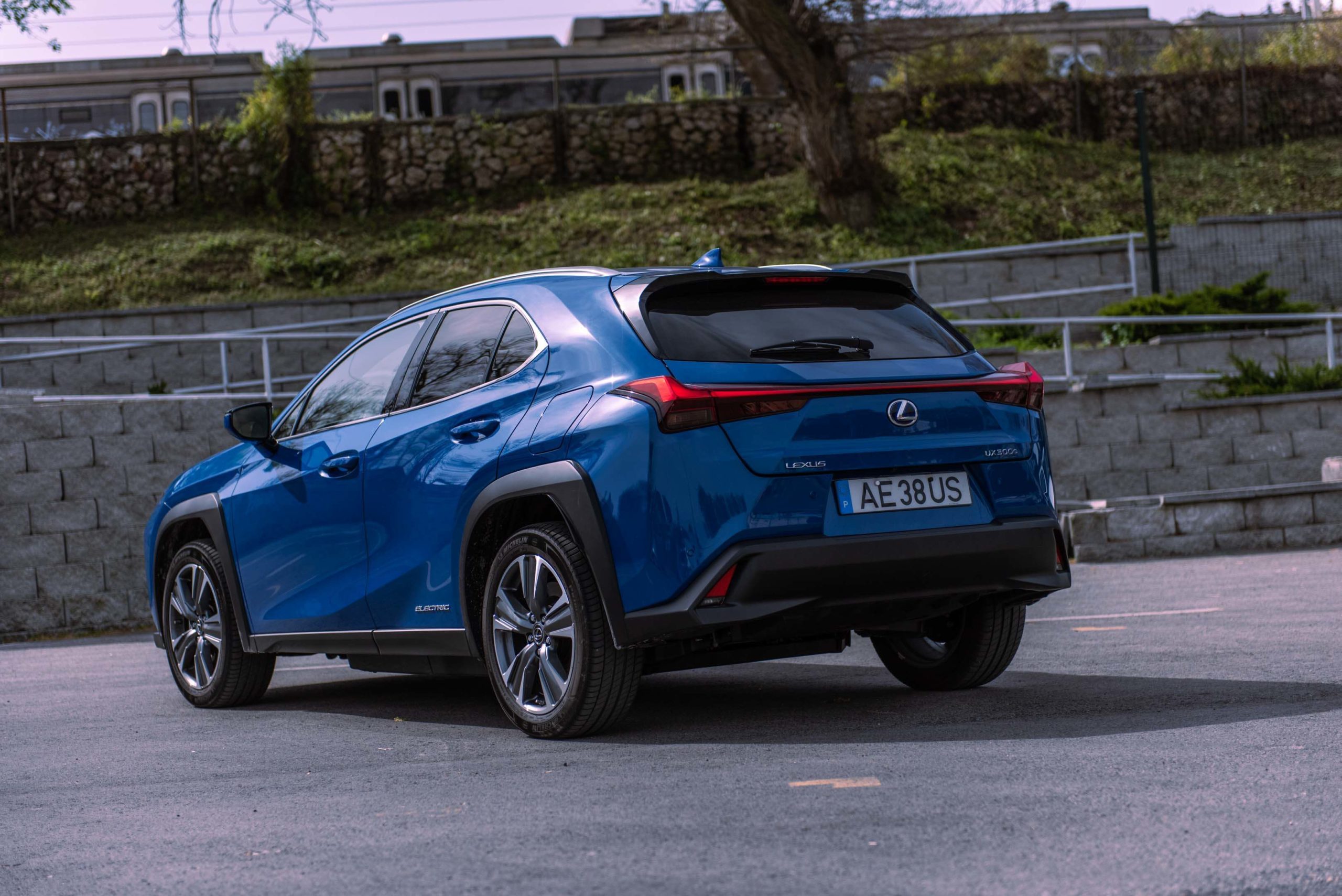 Lexus UX 300e