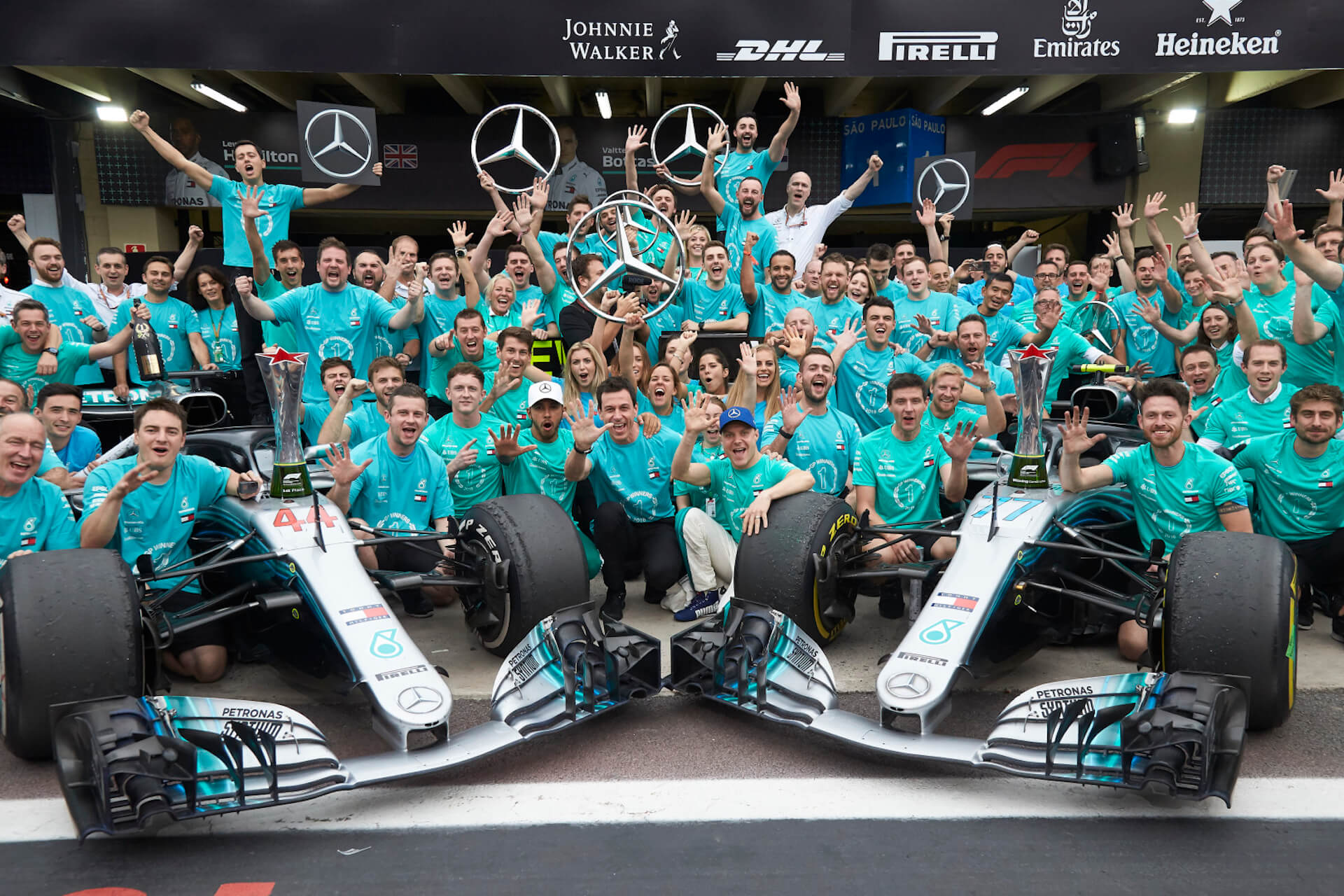 Mercedes F1 Team - festejos 5 mundiais construtores consecutivos