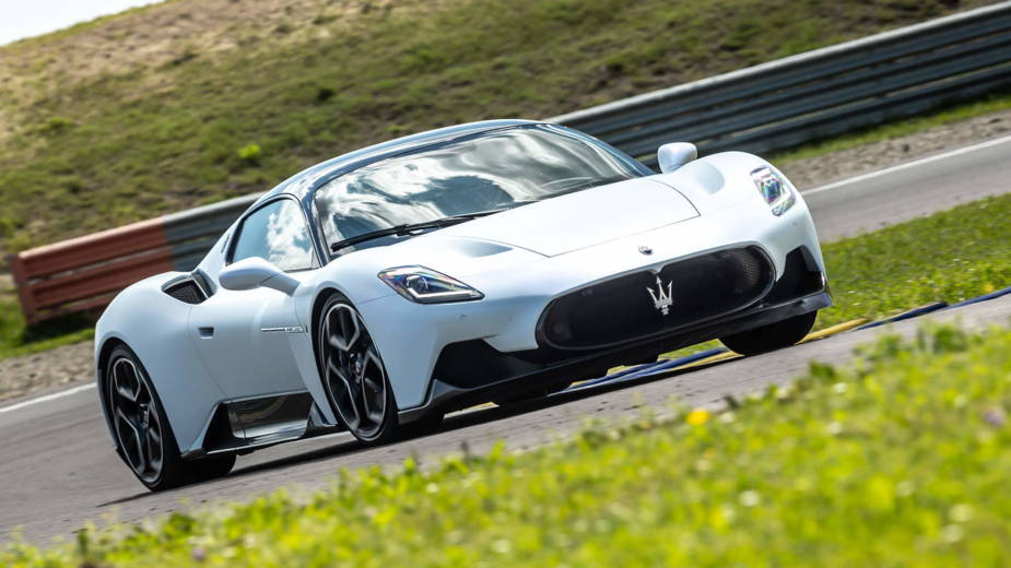 Maserati revela seu novo carro de corrida