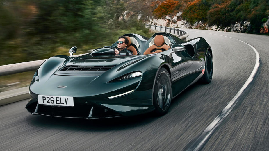 Supercarro Aston Martin Valhalla: desenvolvido com tecnologia e experiência  da Fórmula 1 - Aston Martin