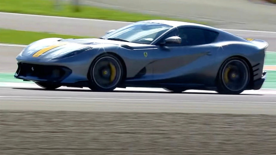 Ferrari 812 Competizione em Fiorano