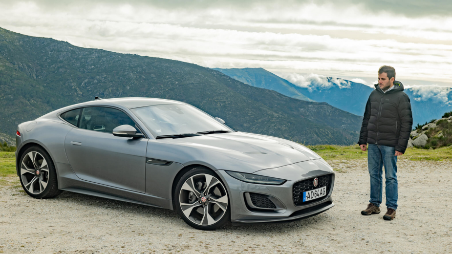 Jaguar F-Type (300 cv). Os QUATRO CILINDROS acompanham o estilo?