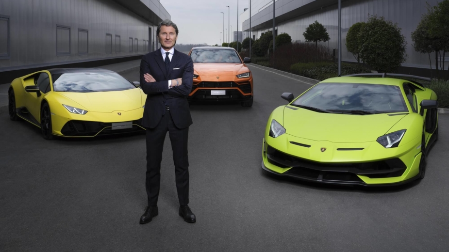 Stephan Winkelmann à frente dos modelos Lamborghini