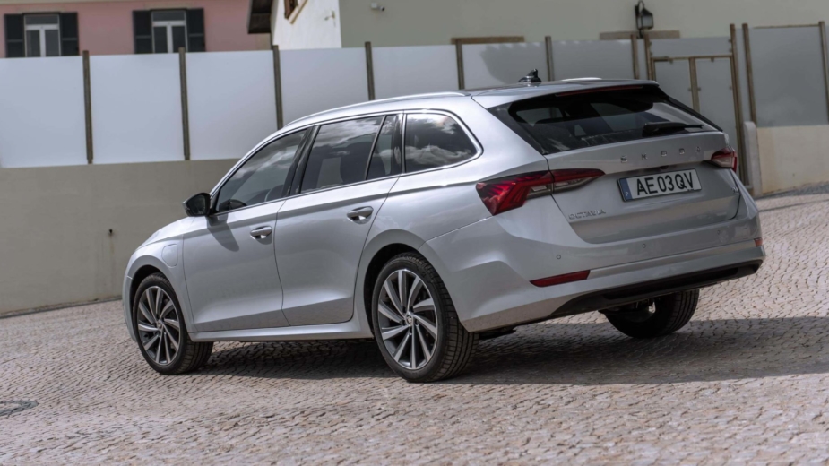 Testámos a Skoda Octavia Break iV (híbrida plug-in). Alternativa ao Diesel?