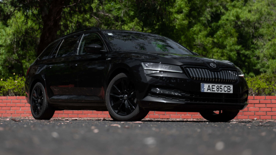 Skoda Superb Break iV. O antídoto para os SUV familiares híbridos plug-in?