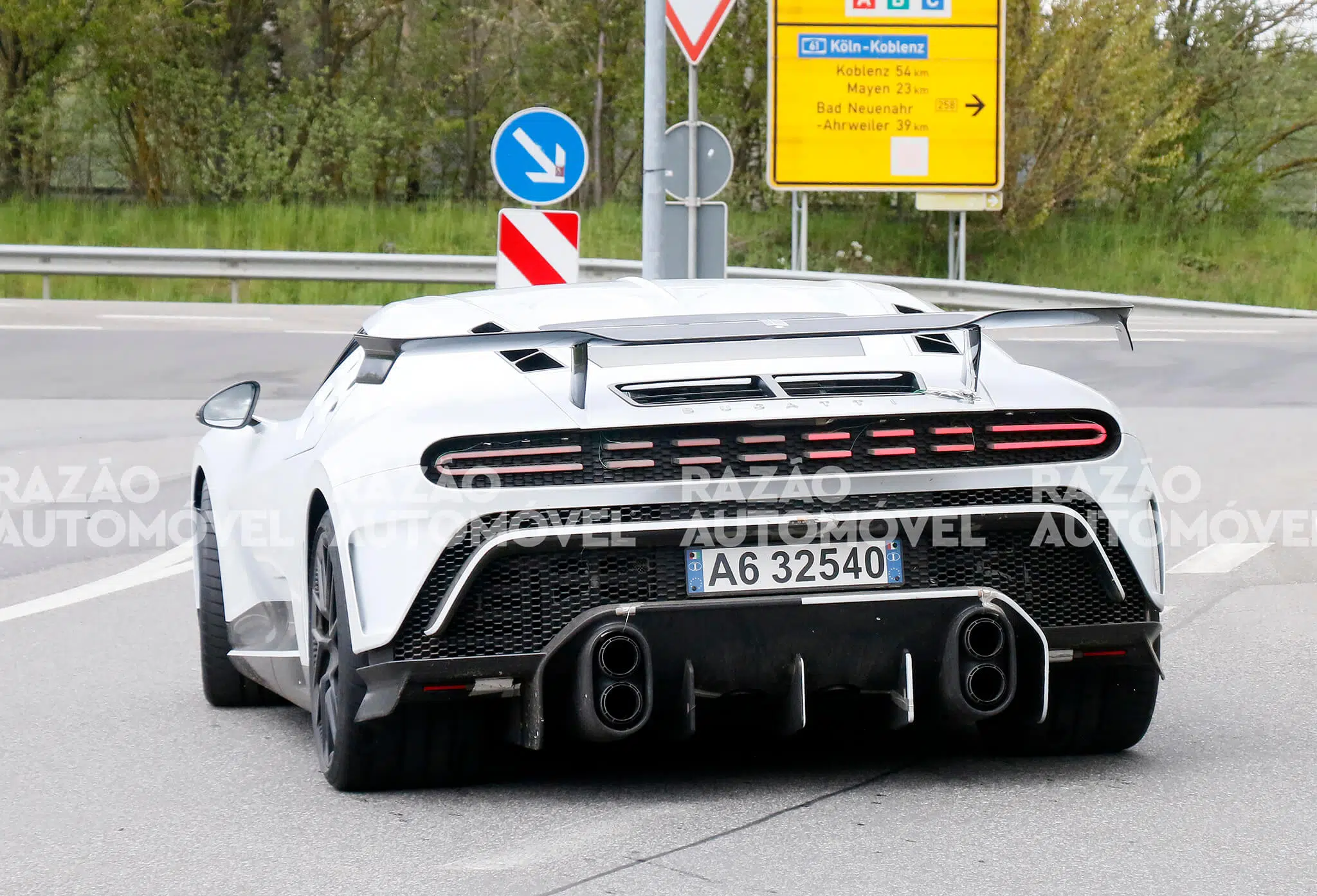 Fotos-espia Bugatti Centodieci