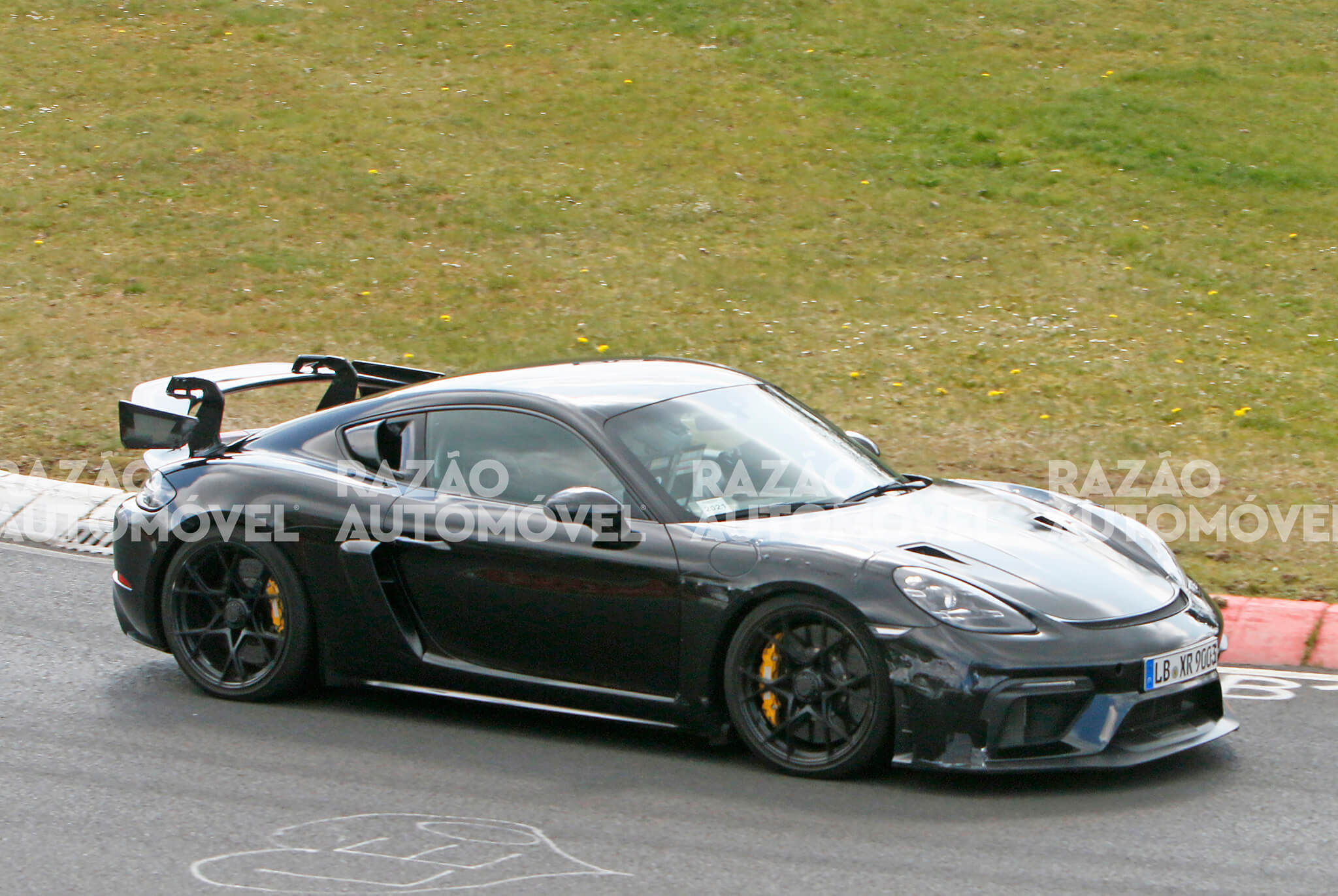 Porsche 718 Cayman GT4 RS fotos-espia