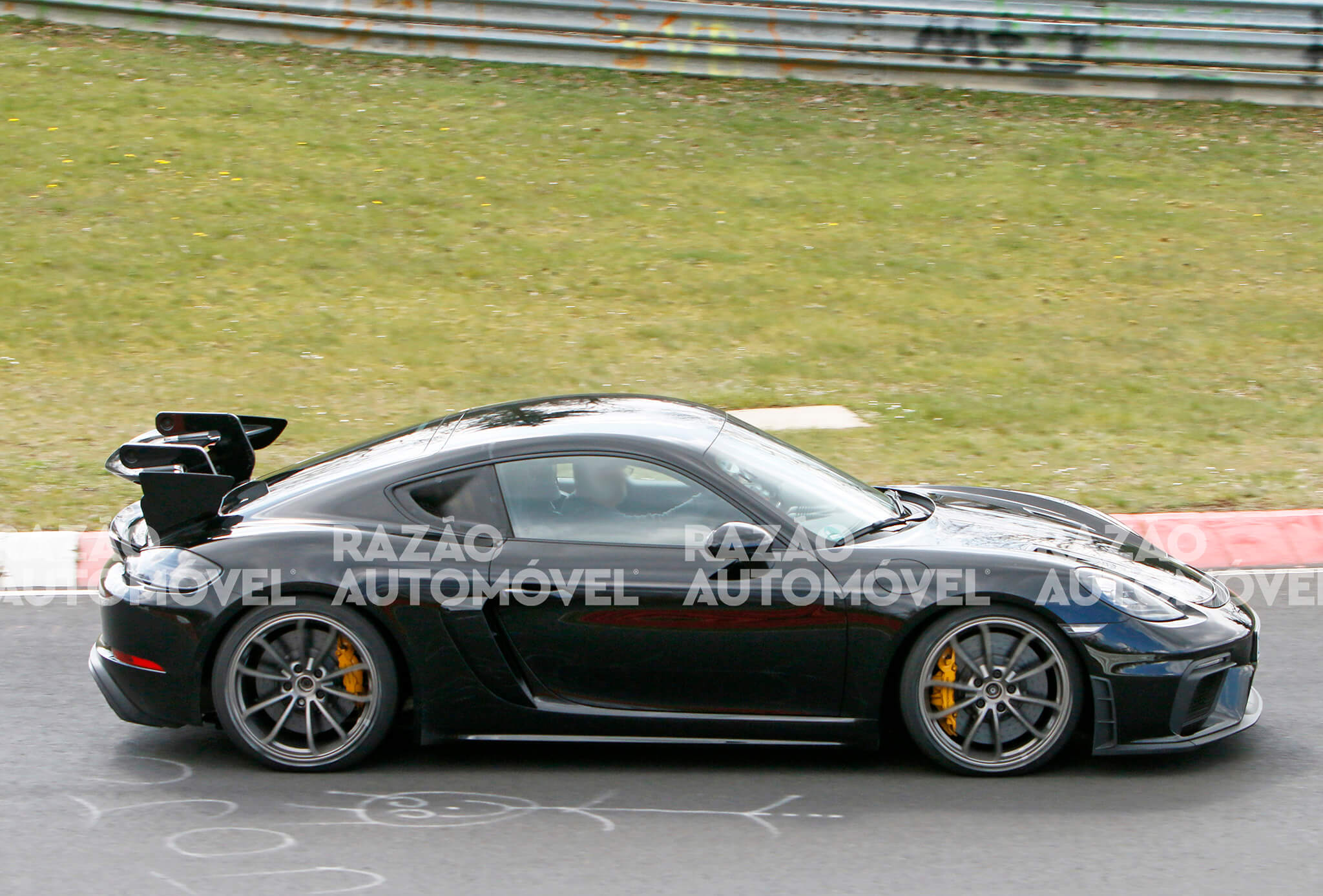Porsche 718 Cayman GT4 RS fotos-espia