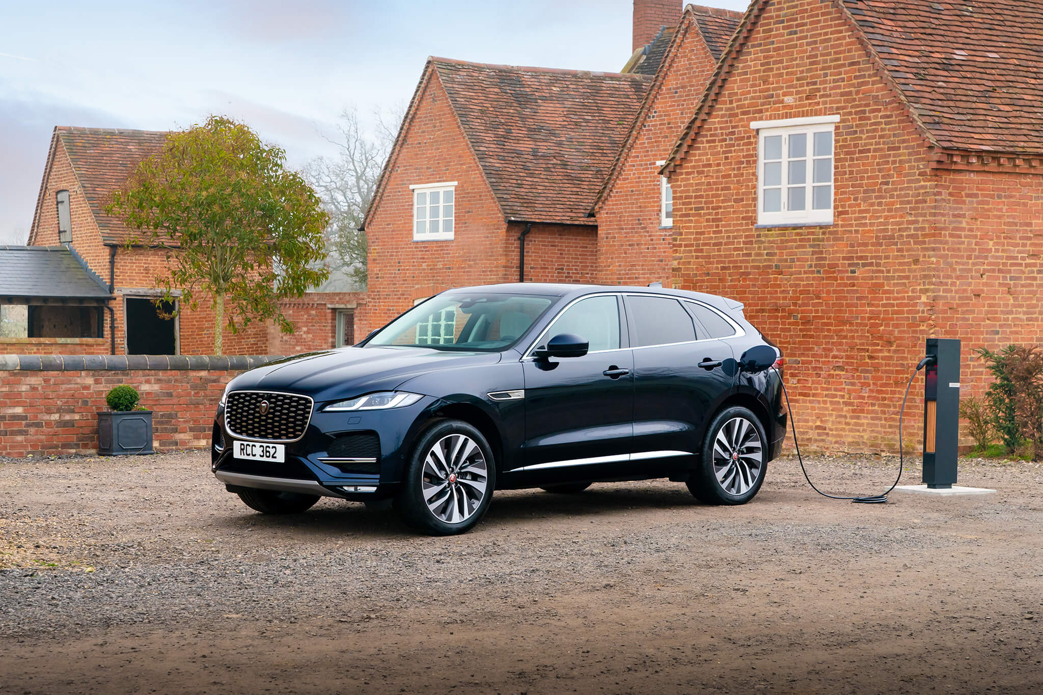 Jaguar F-Pace P400e a carregar