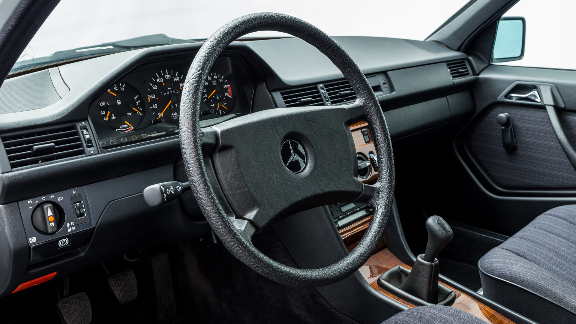 Mercedes-benz W124