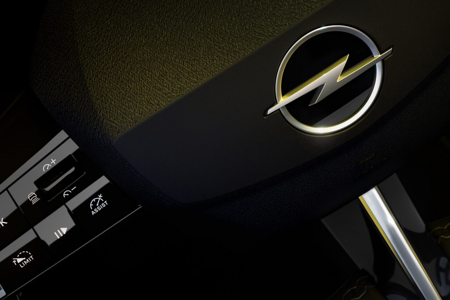 Teaser Opel Astra