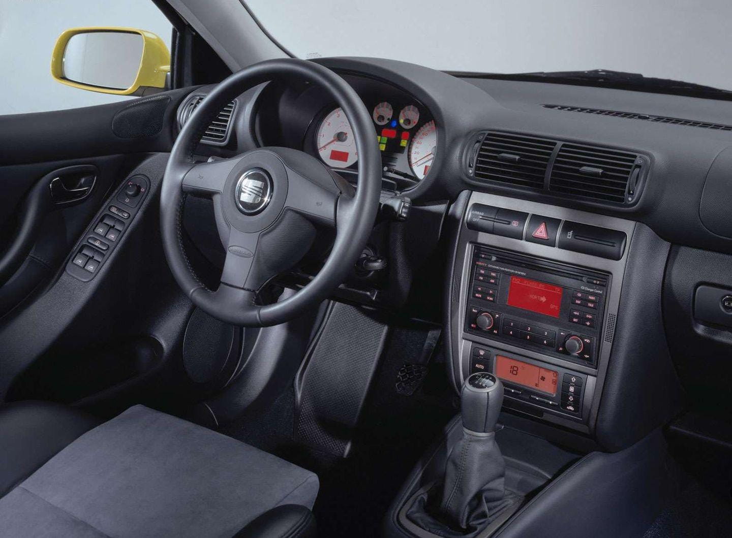 seat-leon-mk1-interior