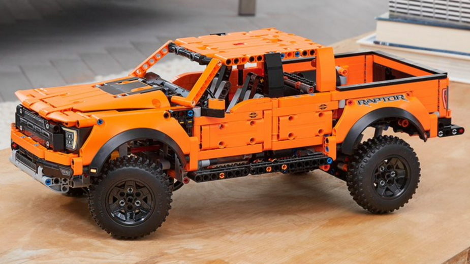 2021-Ford-F-150-Raptor-LEGO-2