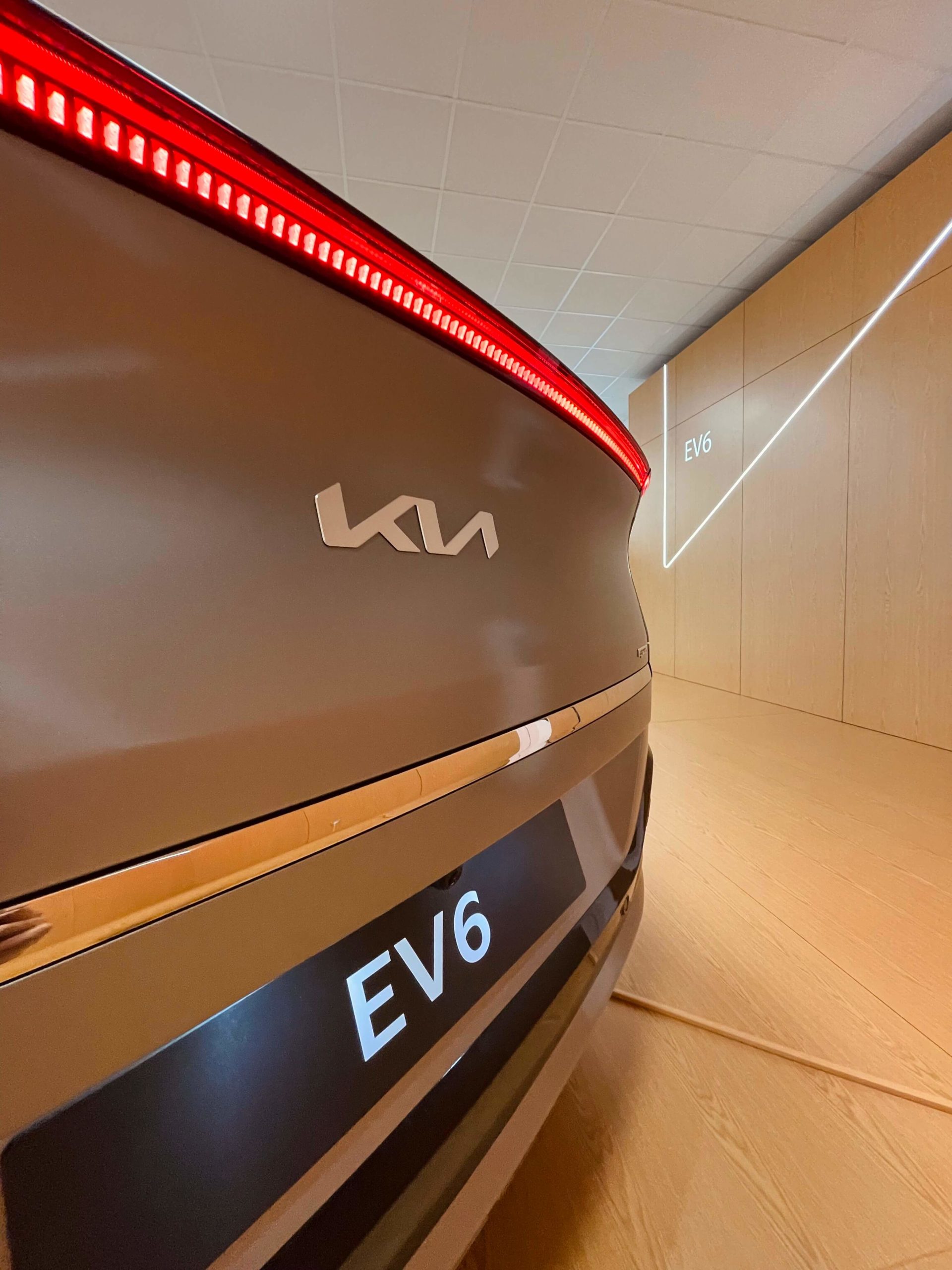 Kia Vibe EV6 8