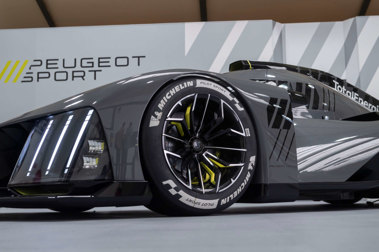 Hypercar Peugeot 9x8: o novo carro de corrida da marca é estreado