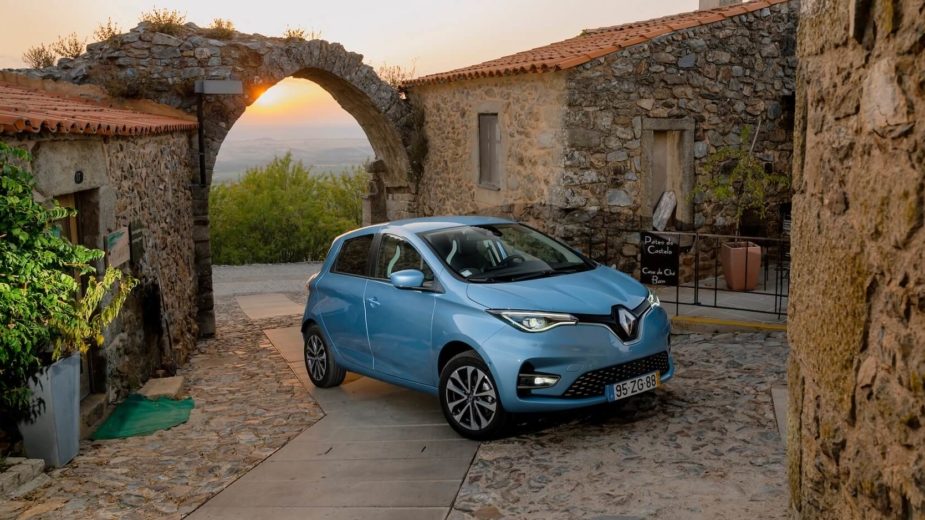 Renault Zoe na aldeia de castelo rodrigo