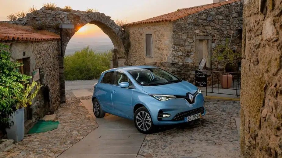 Renault Zoe na aldeia de castelo rodrigo