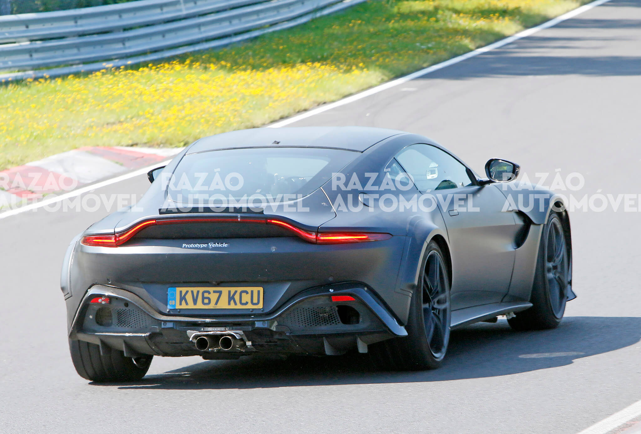 fotos-espia_Aston Martin Vantage mule 12