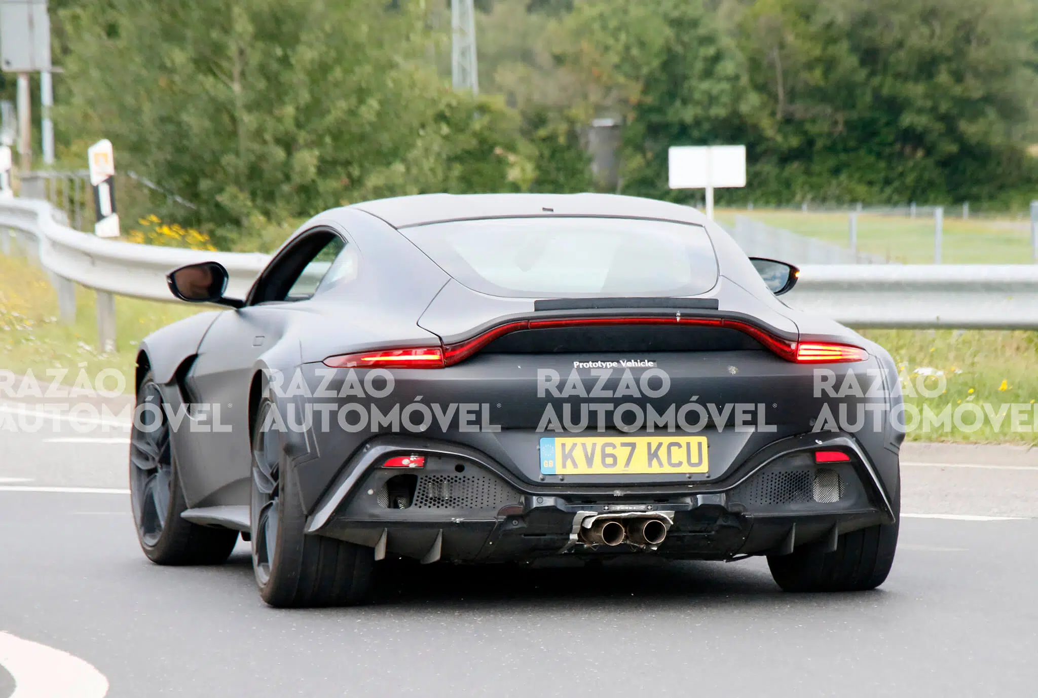 Fotos-espia Aston Martin Vantage