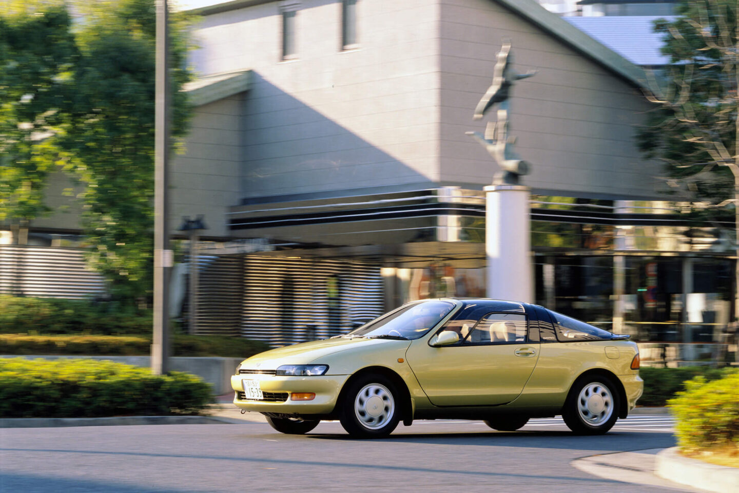 Toyota Sera na estrada, perfil