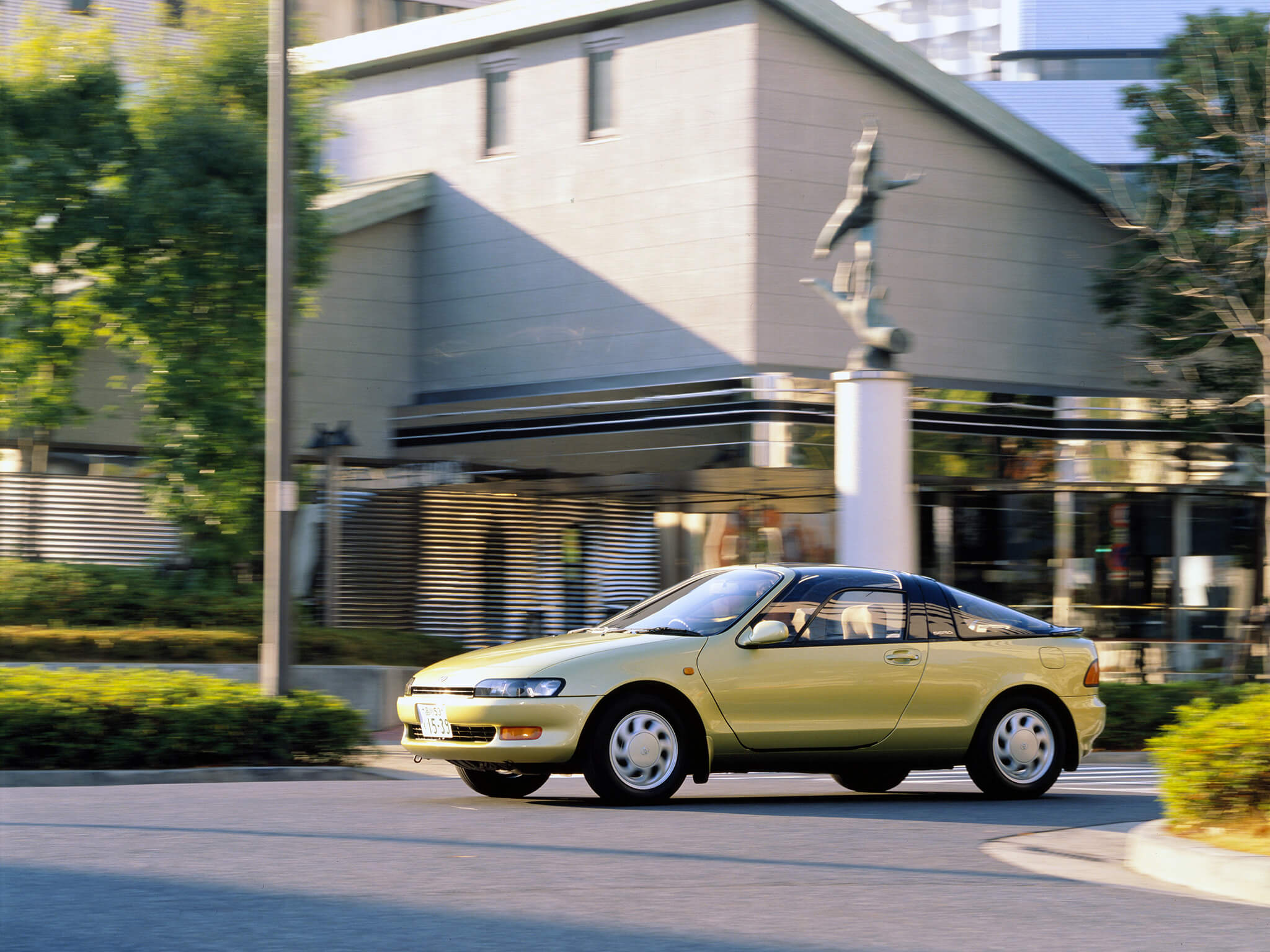 Toyota Sera na estrada, perfil