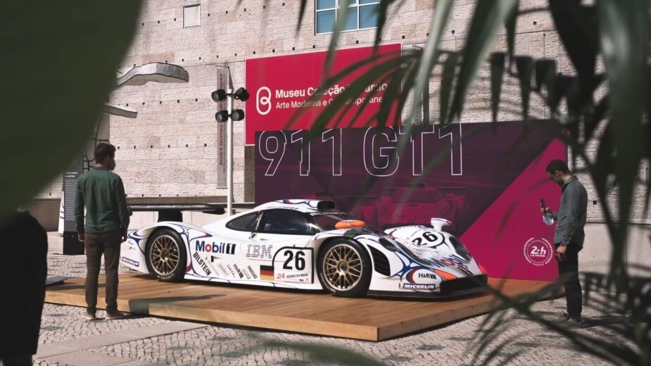 Porsche 911 GT1