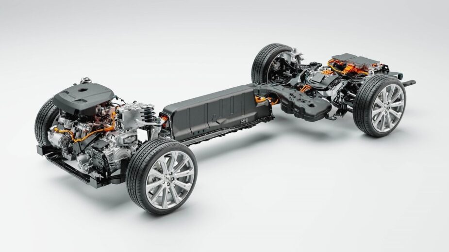 VOLVO Recharge plug-in hybrid powertrain