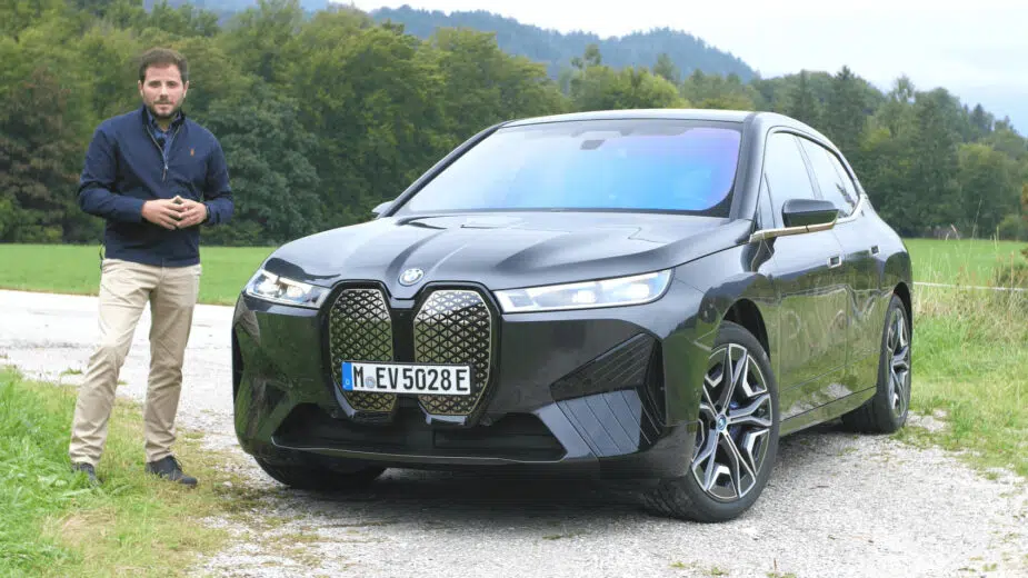 BMW iX Thumb