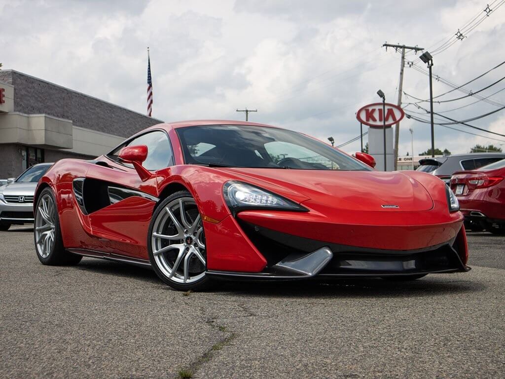 McLaren stand da Kia