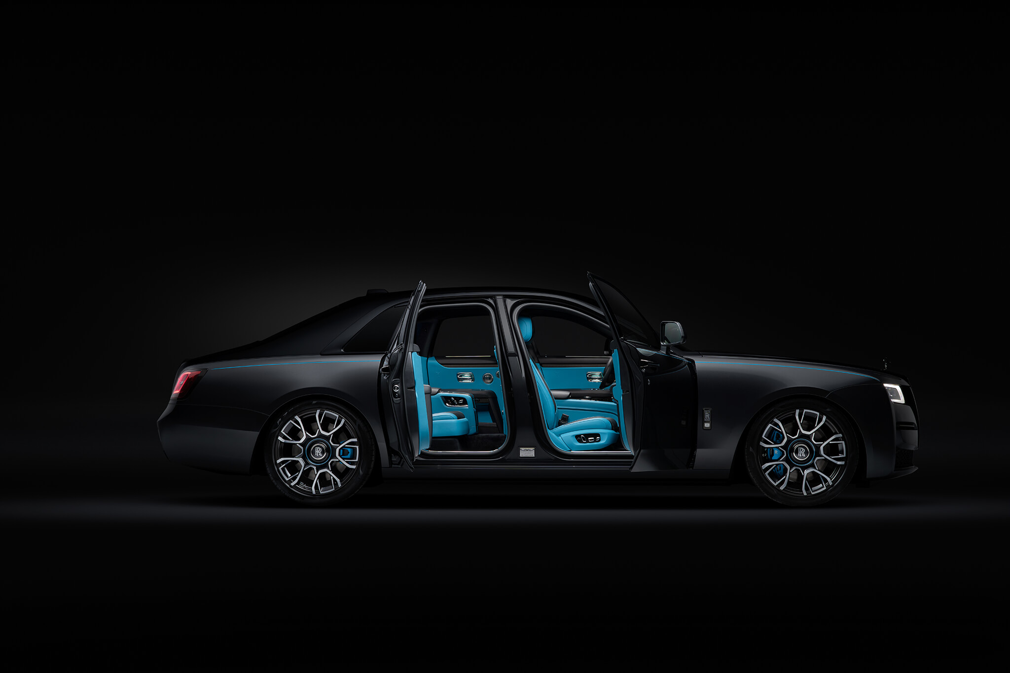 rolls-royce black badge ghost