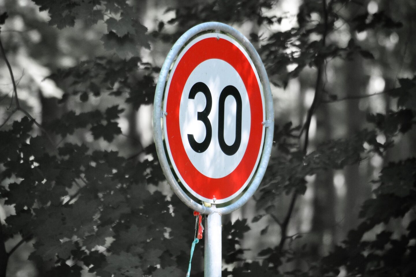 Limite de velocidade 30 km/h