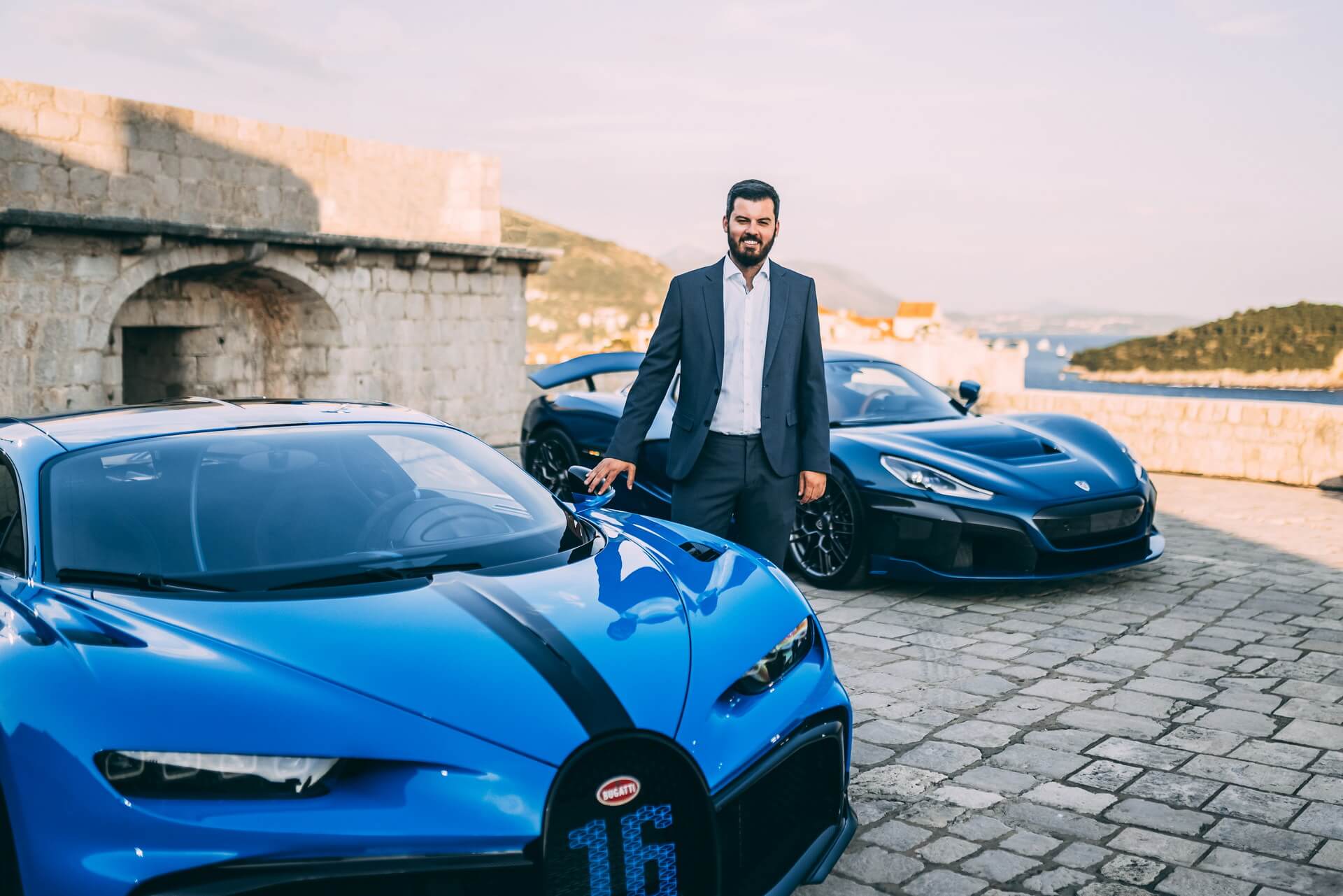 Bugatti Rimac entre Bugatti Chiron e Rimac Nevera