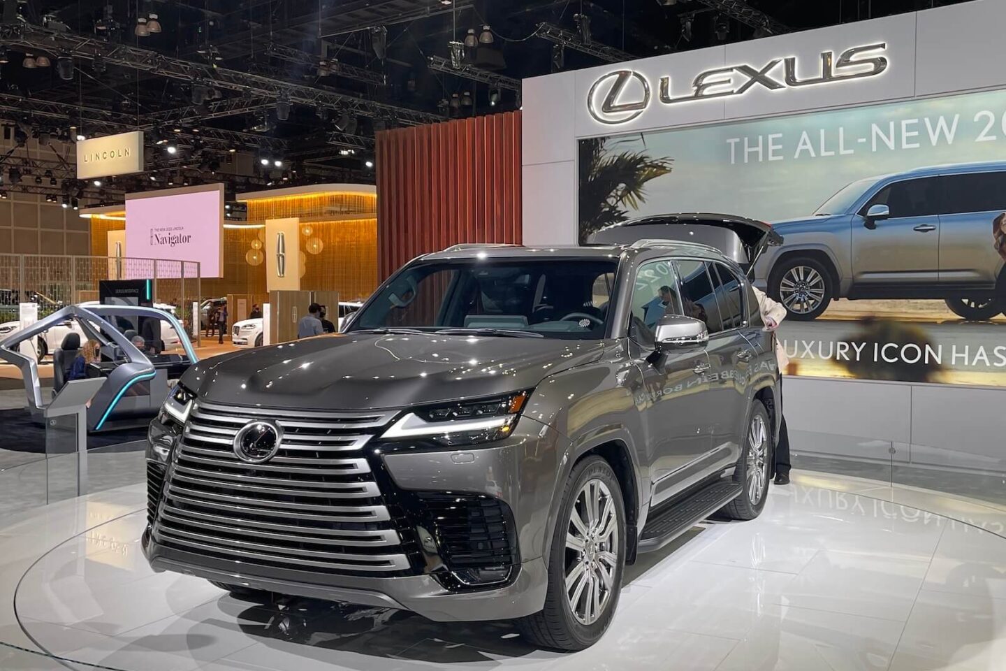 Lexus LX 600